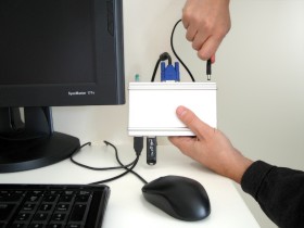 linutop_plug_and_surf2s.jpg